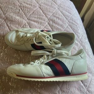 Gucci size 4